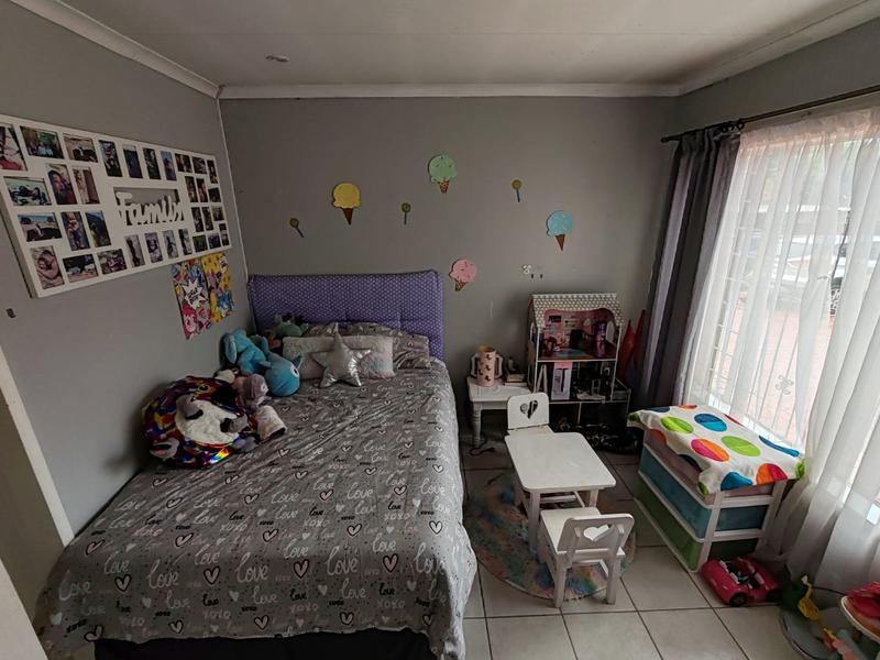 3 Bedroom Property for Sale in Eldoraigne Gauteng