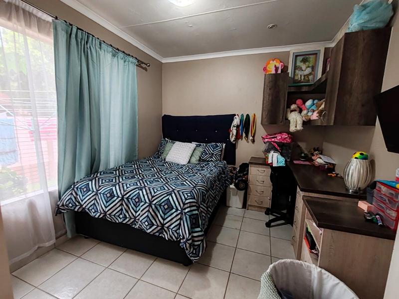 3 Bedroom Property for Sale in Eldoraigne Gauteng