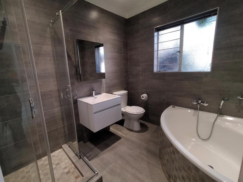3 Bedroom Property for Sale in Eldoraigne Gauteng