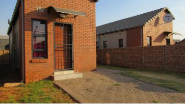 2 Bedroom Property for Sale in South Hills Gauteng