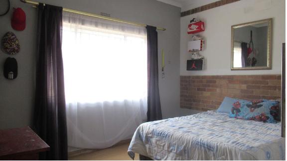 5 Bedroom Property for Sale in Maraisburg Gauteng