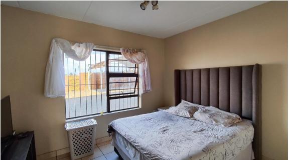 1 Bedroom Property for Sale in Honeypark Gauteng