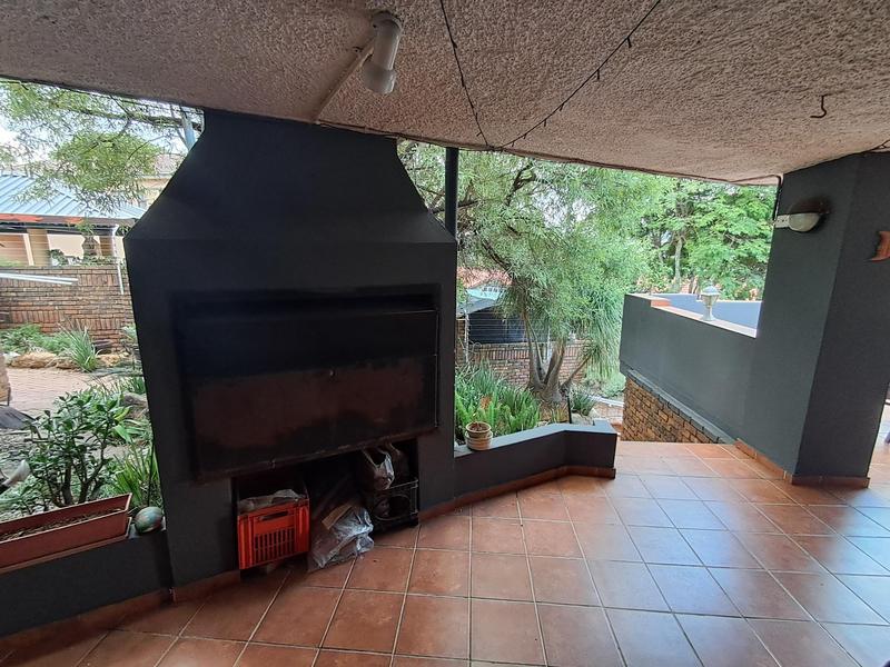 8 Bedroom Property for Sale in Monument Park Gauteng