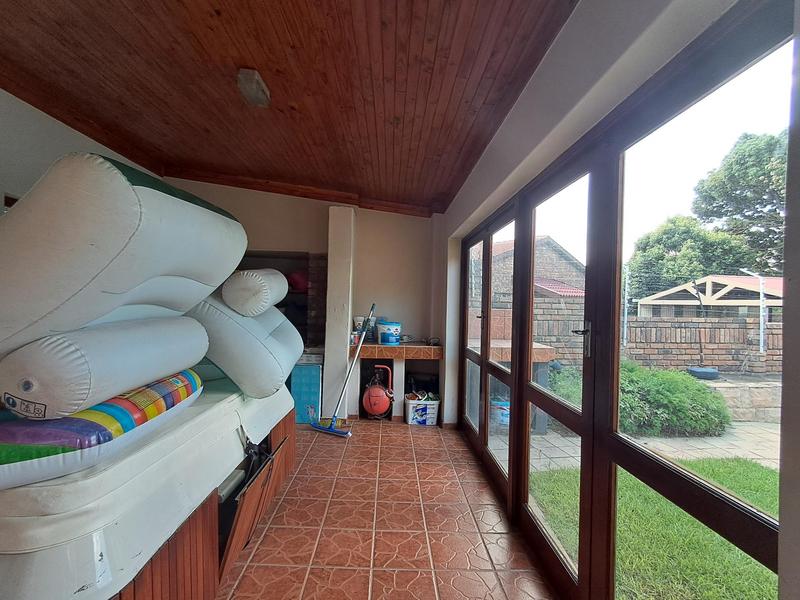 8 Bedroom Property for Sale in Monument Park Gauteng