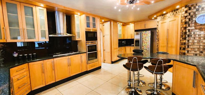 5 Bedroom Property for Sale in Sunward Park Gauteng