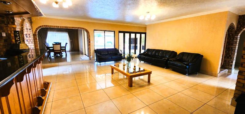 5 Bedroom Property for Sale in Sunward Park Gauteng