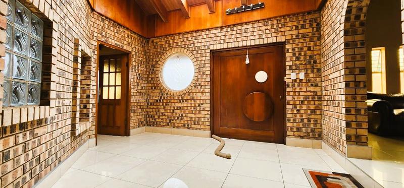 5 Bedroom Property for Sale in Sunward Park Gauteng