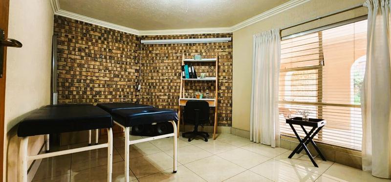 5 Bedroom Property for Sale in Sunward Park Gauteng