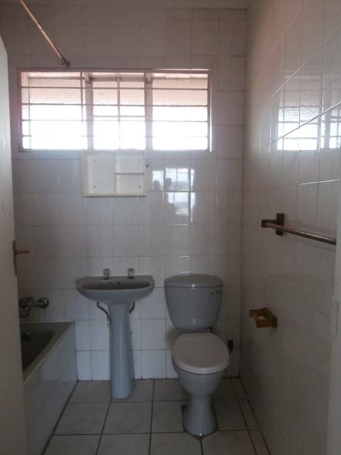 1 Bedroom Property for Sale in Linmeyer Gauteng