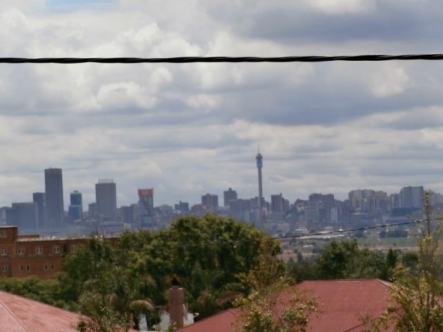 1 Bedroom Property for Sale in Linmeyer Gauteng