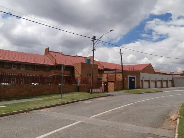 1 Bedroom Property for Sale in Linmeyer Gauteng