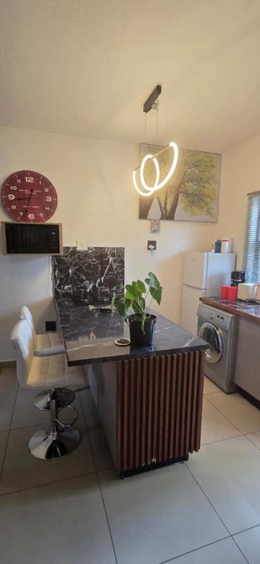 To Let 1 Bedroom Property for Rent in Buccleuch Gauteng