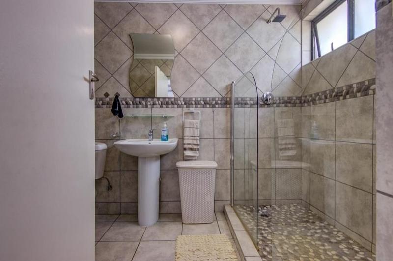 5 Bedroom Property for Sale in Kensington Gauteng