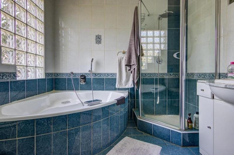 5 Bedroom Property for Sale in Kensington Gauteng
