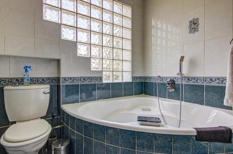 5 Bedroom Property for Sale in Kensington Gauteng