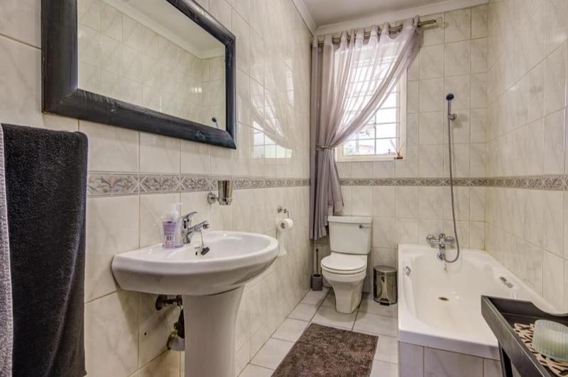 5 Bedroom Property for Sale in Kensington Gauteng