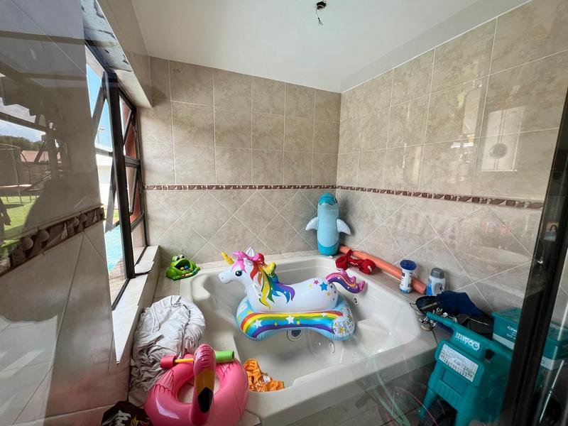 4 Bedroom Property for Sale in Sunair Park Gauteng