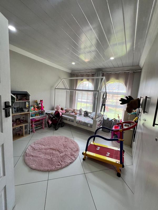 4 Bedroom Property for Sale in Sunair Park Gauteng