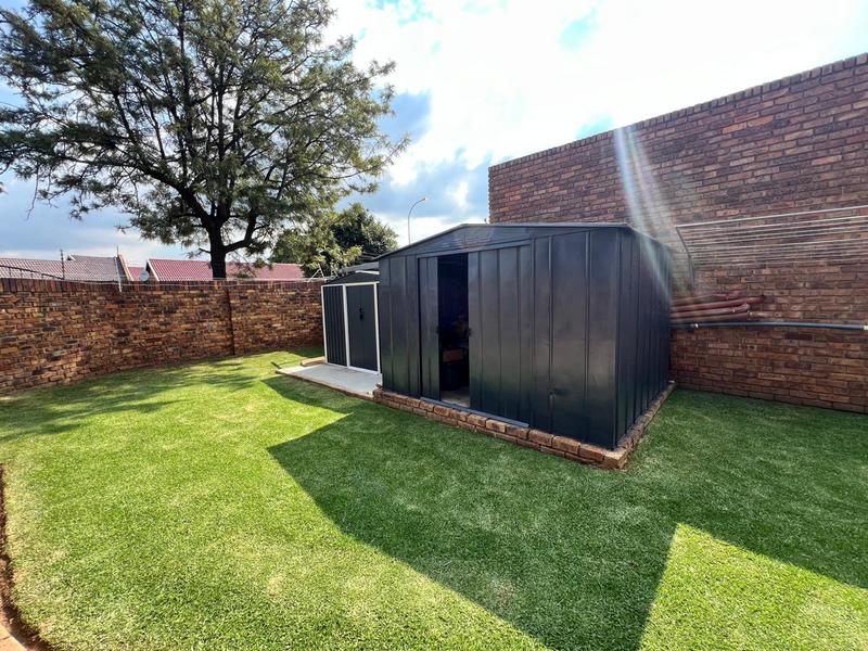 4 Bedroom Property for Sale in Sunair Park Gauteng