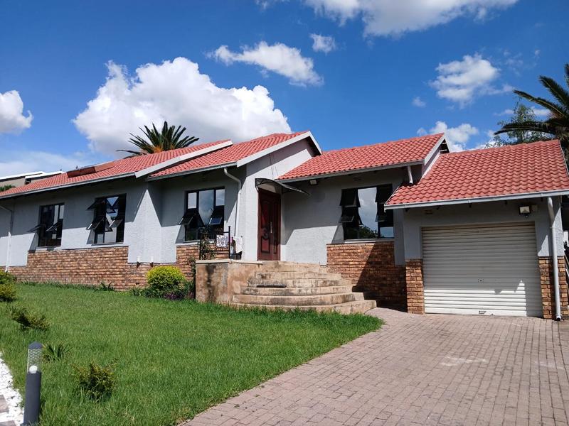 3 Bedroom Property for Sale in Vorna Valley Gauteng