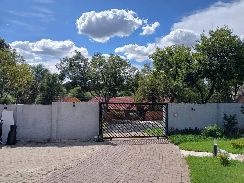 3 Bedroom Property for Sale in Vorna Valley Gauteng