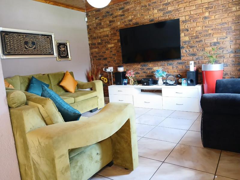 3 Bedroom Property for Sale in Vorna Valley Gauteng