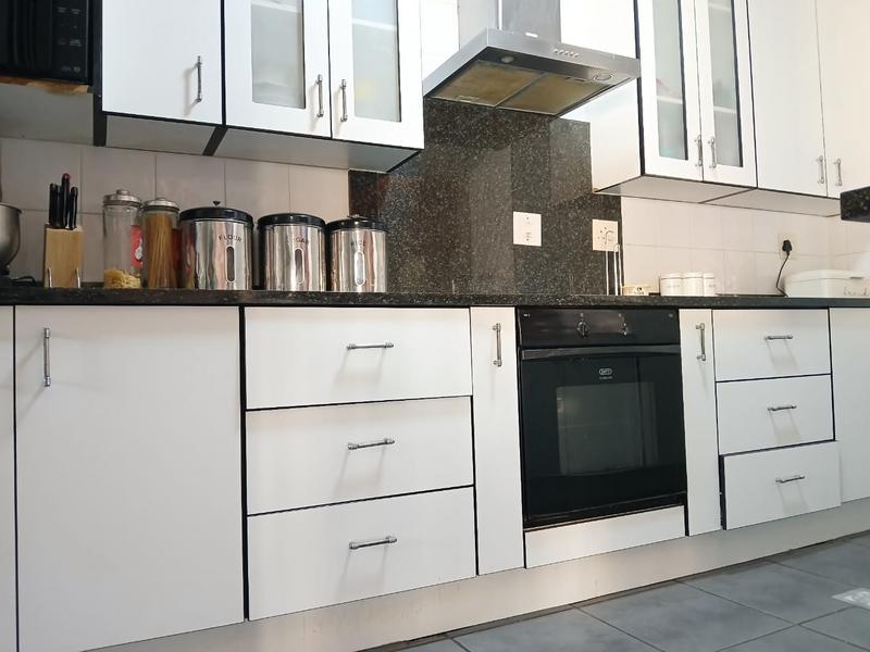 3 Bedroom Property for Sale in Vorna Valley Gauteng
