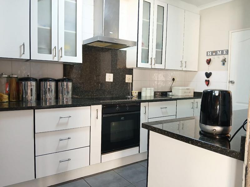 3 Bedroom Property for Sale in Vorna Valley Gauteng