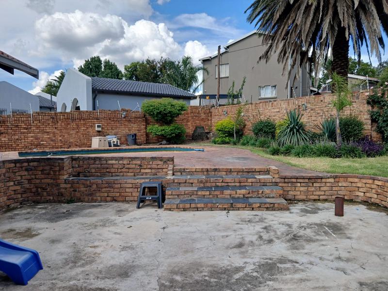 3 Bedroom Property for Sale in Vorna Valley Gauteng