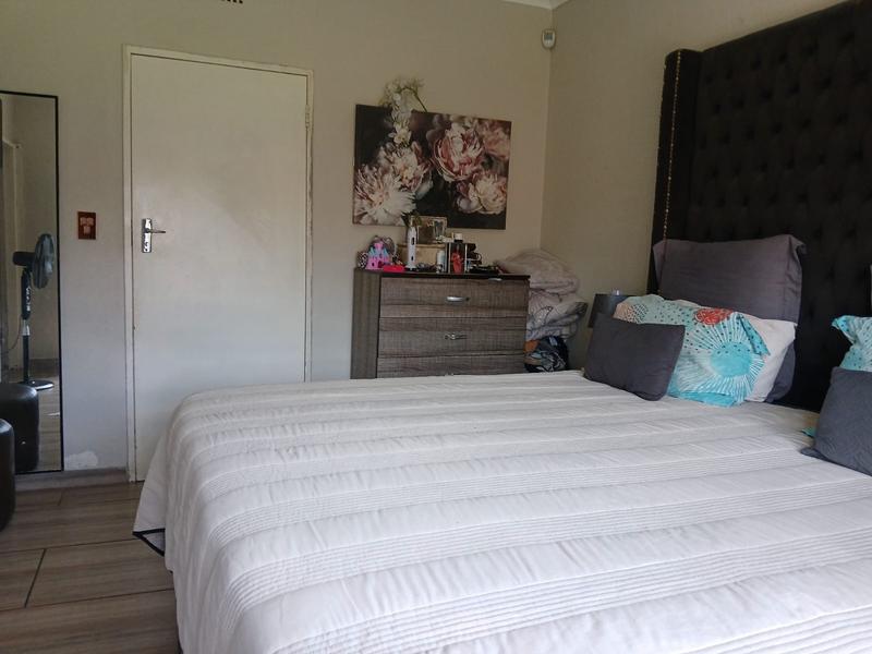 3 Bedroom Property for Sale in Vorna Valley Gauteng
