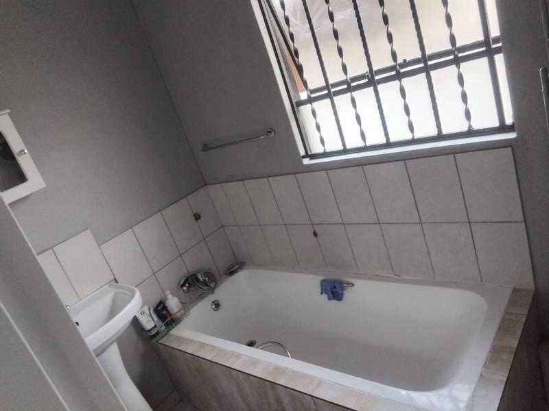 2 Bedroom Property for Sale in Alliance Gauteng