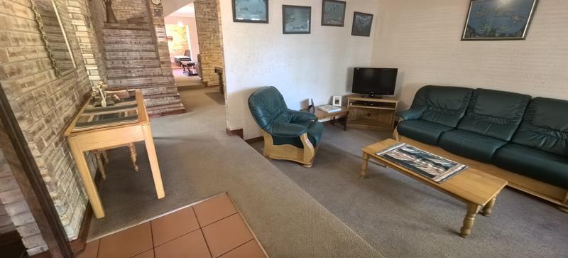 4 Bedroom Property for Sale in Helderkruin Gauteng