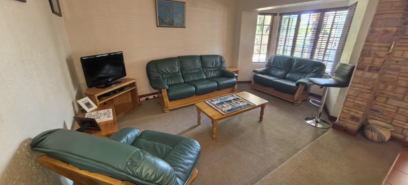 4 Bedroom Property for Sale in Helderkruin Gauteng