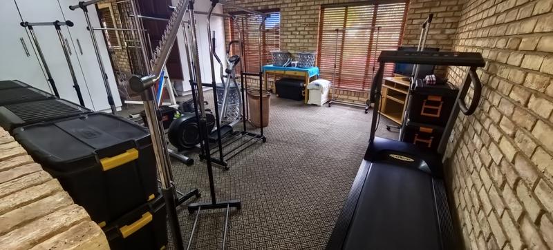 4 Bedroom Property for Sale in Helderkruin Gauteng