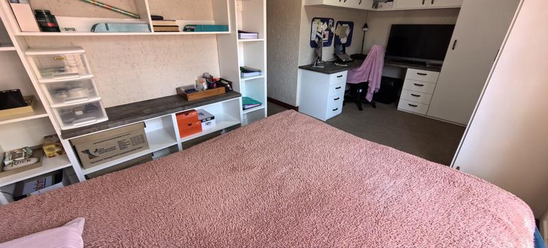 4 Bedroom Property for Sale in Helderkruin Gauteng