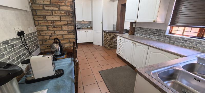 4 Bedroom Property for Sale in Helderkruin Gauteng