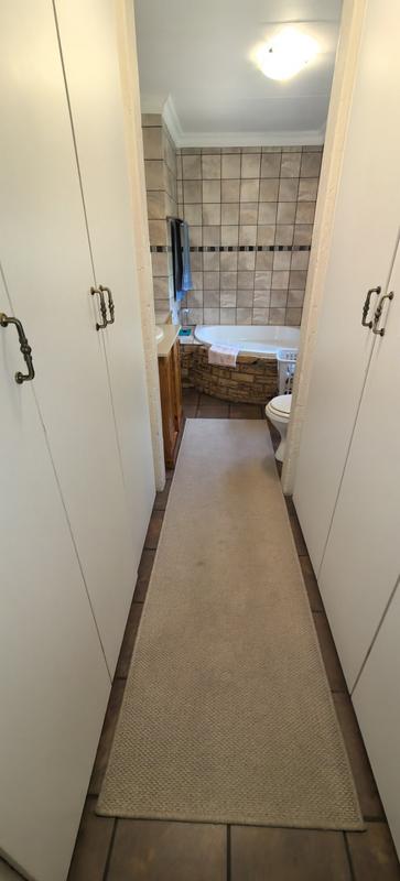 4 Bedroom Property for Sale in Helderkruin Gauteng