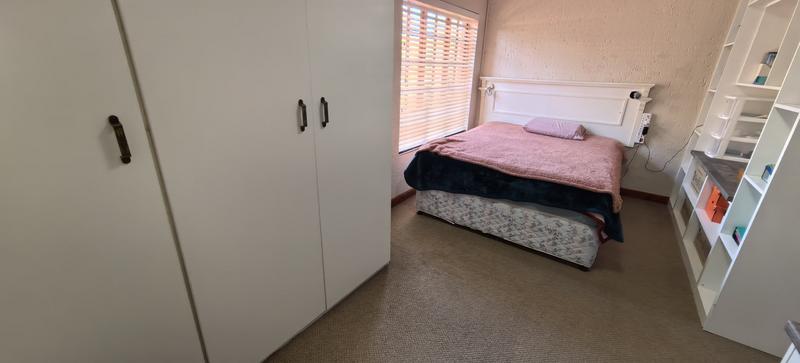 4 Bedroom Property for Sale in Helderkruin Gauteng