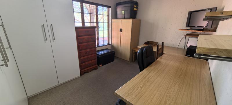 4 Bedroom Property for Sale in Helderkruin Gauteng