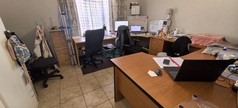 6 Bedroom Property for Sale in Witpoortjie Gauteng
