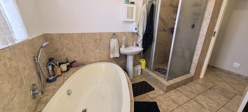 6 Bedroom Property for Sale in Witpoortjie Gauteng