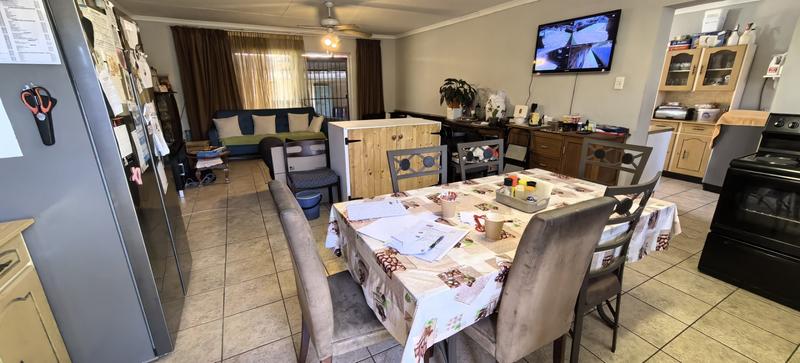 6 Bedroom Property for Sale in Witpoortjie Gauteng