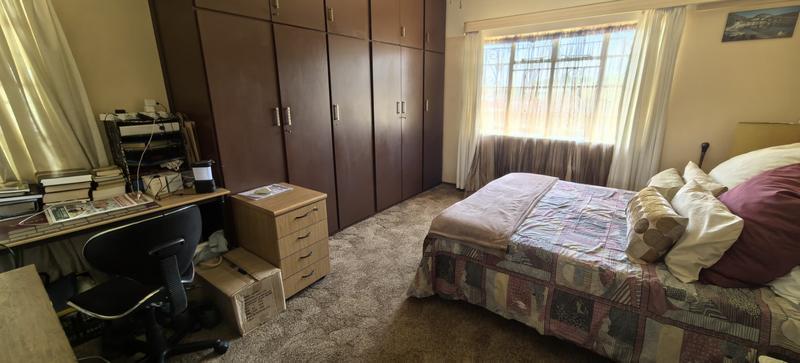 6 Bedroom Property for Sale in Witpoortjie Gauteng