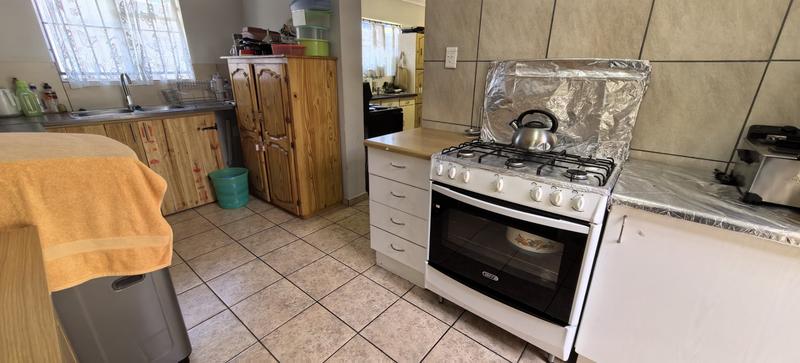6 Bedroom Property for Sale in Witpoortjie Gauteng