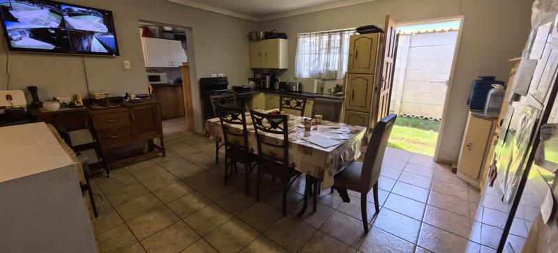 6 Bedroom Property for Sale in Witpoortjie Gauteng