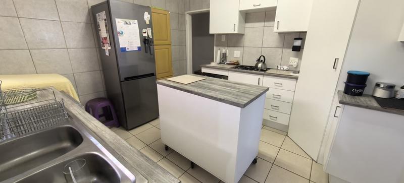 6 Bedroom Property for Sale in Witpoortjie Gauteng