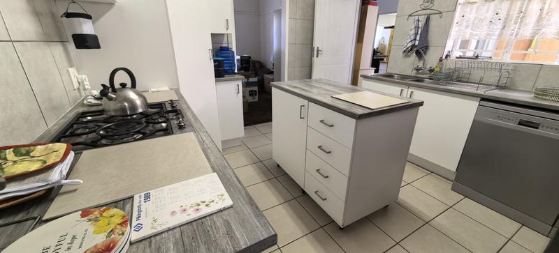 6 Bedroom Property for Sale in Witpoortjie Gauteng
