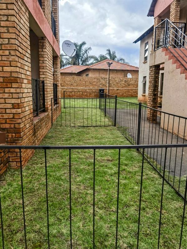 2 Bedroom Property for Sale in Groblerpark Gauteng