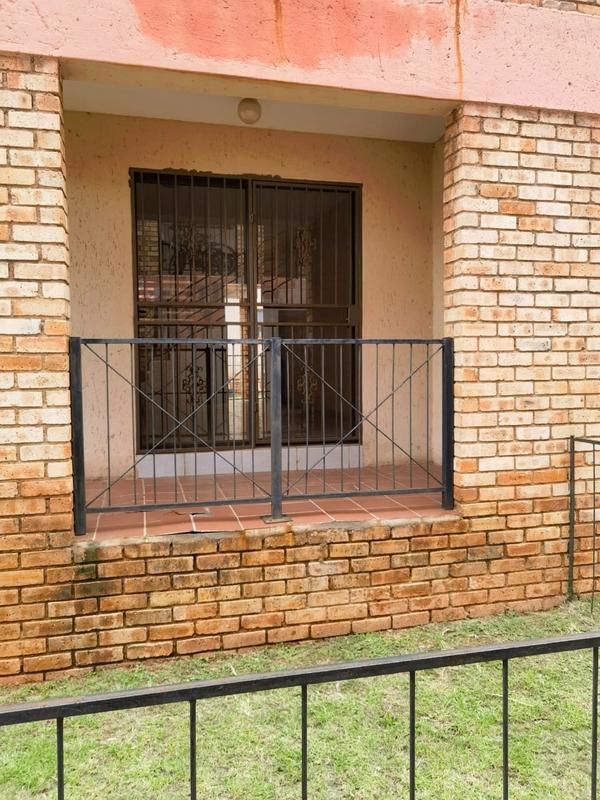2 Bedroom Property for Sale in Groblerpark Gauteng