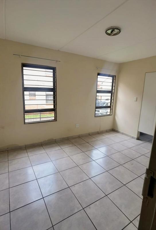 2 Bedroom Property for Sale in Groblerpark Gauteng